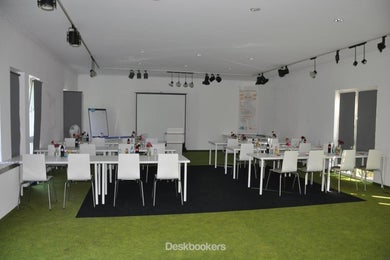 Größzügiger Seminarraum in schönem Ambiente