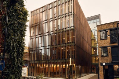 Fora - Black and White