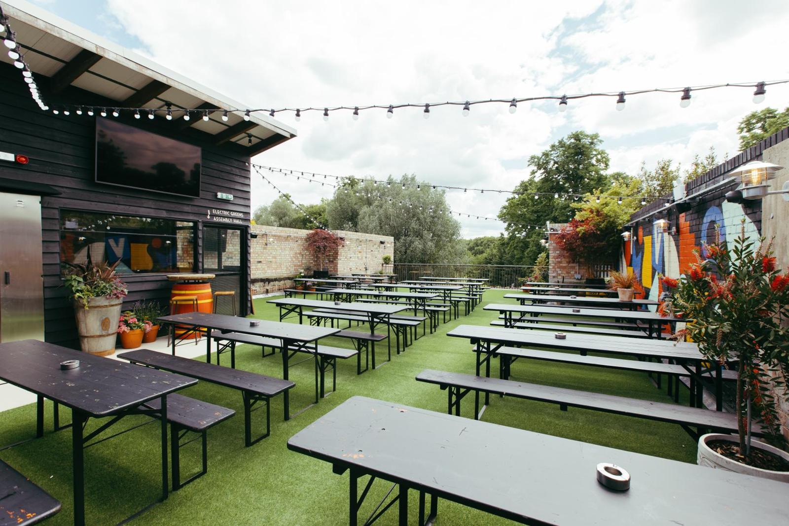 Rooftop Terrace & Banyard Room (Whole Top Floor)