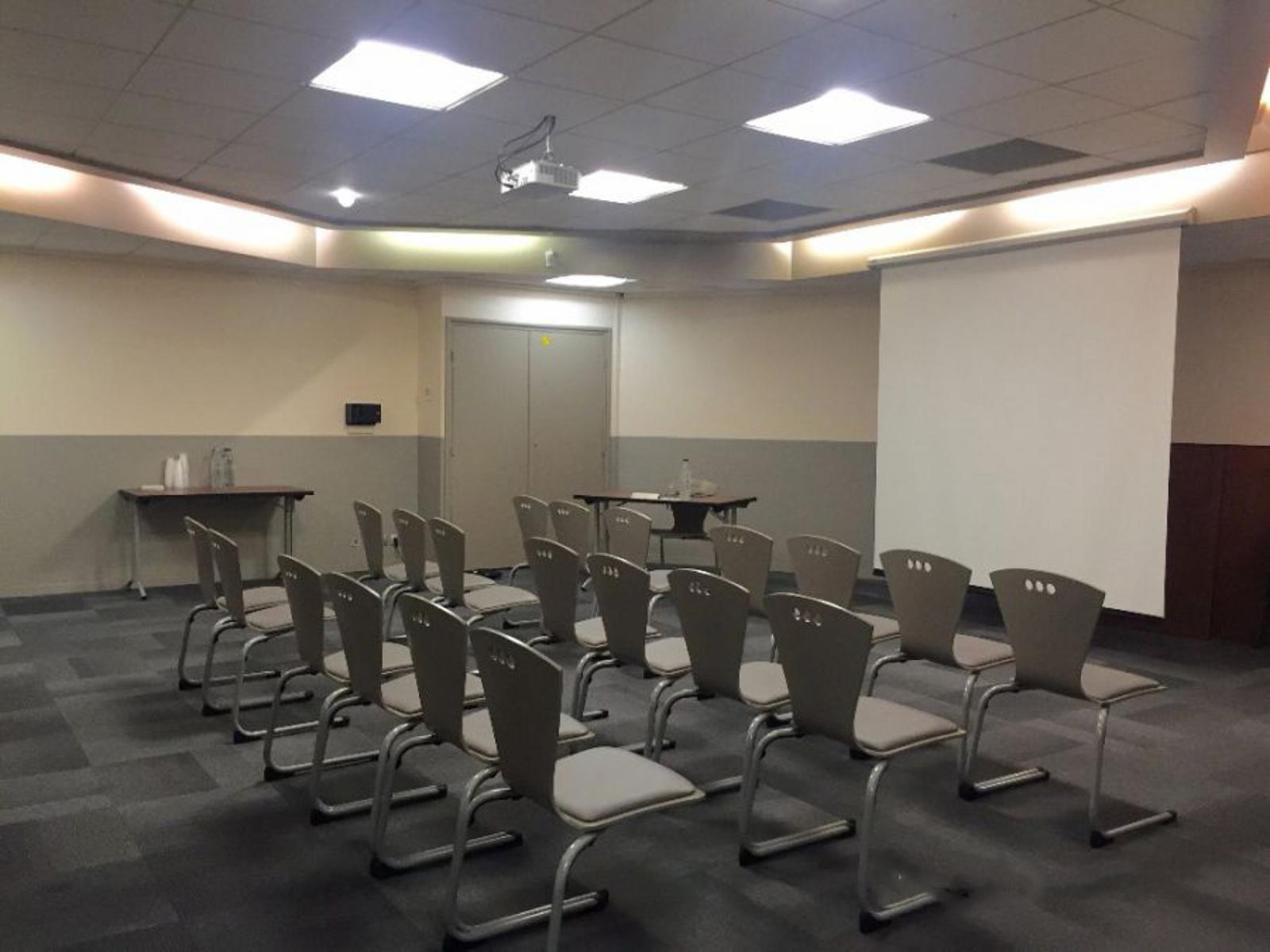 Salle de réunion 8