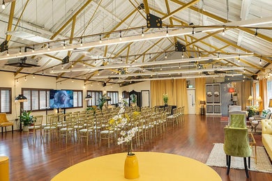 Victorian Loft + La Galeria