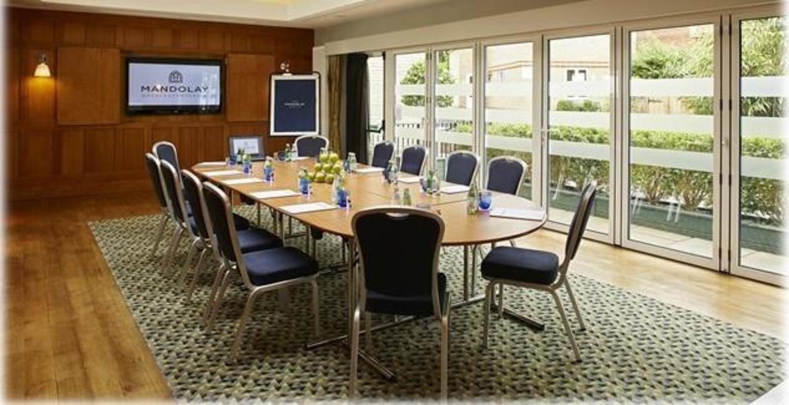 The Oak Suite