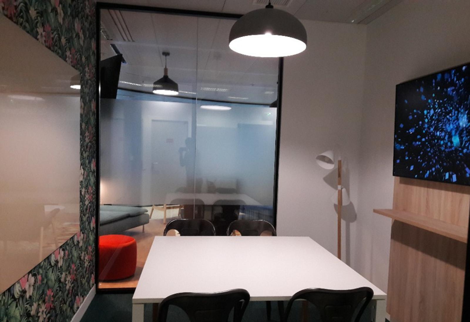 espace de travail entretien recrutement
