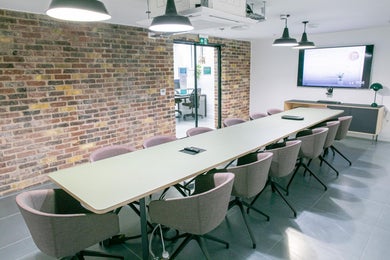 x+why - Spitalfields - Huguenot Place