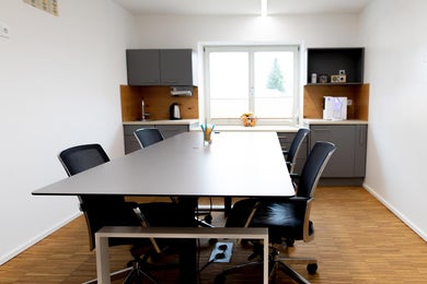 T2 – Gateway Kitchen project room