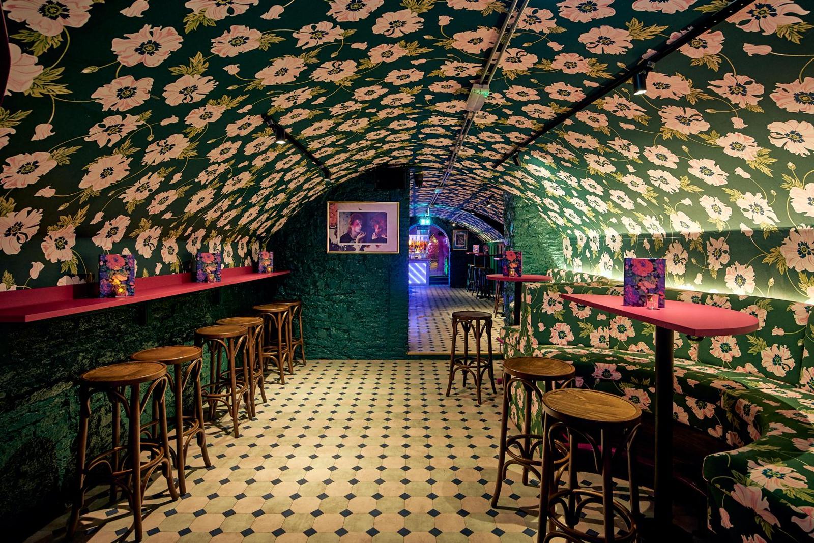 Green Rose Room