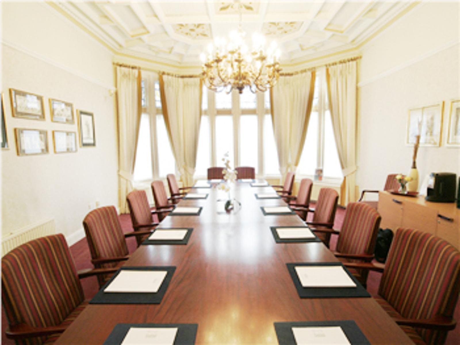 Winfield Suite