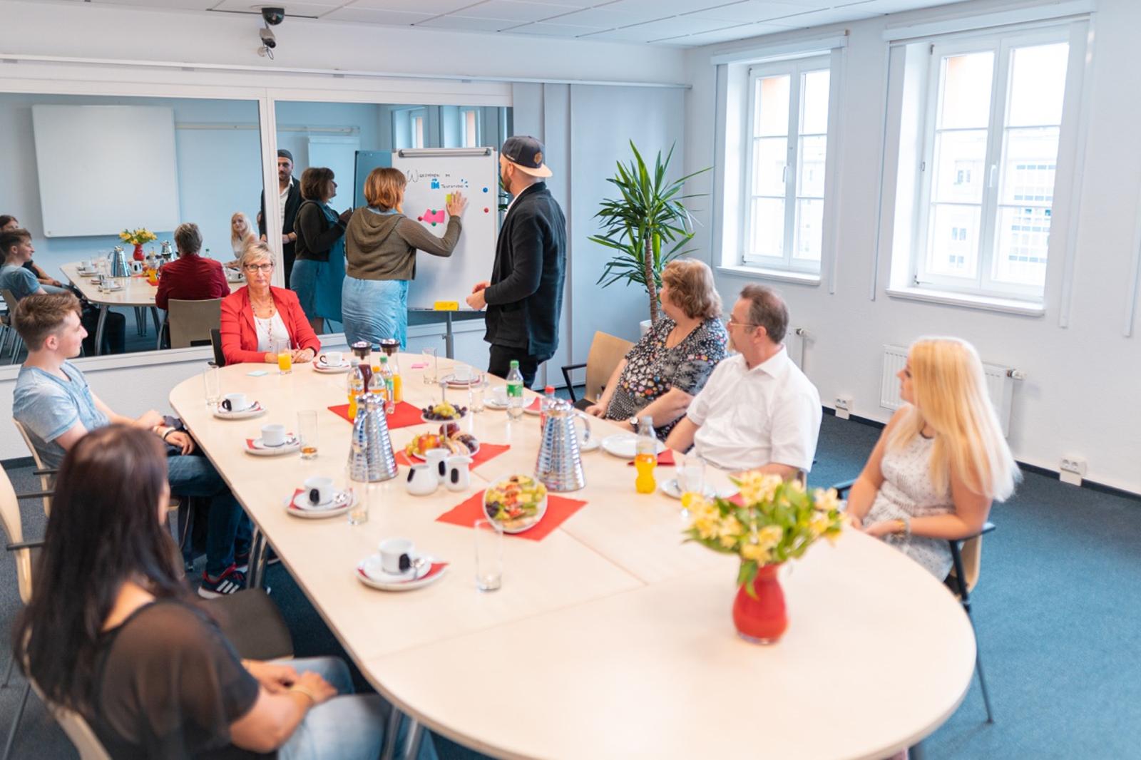 Heller Konferenzraum am Markt