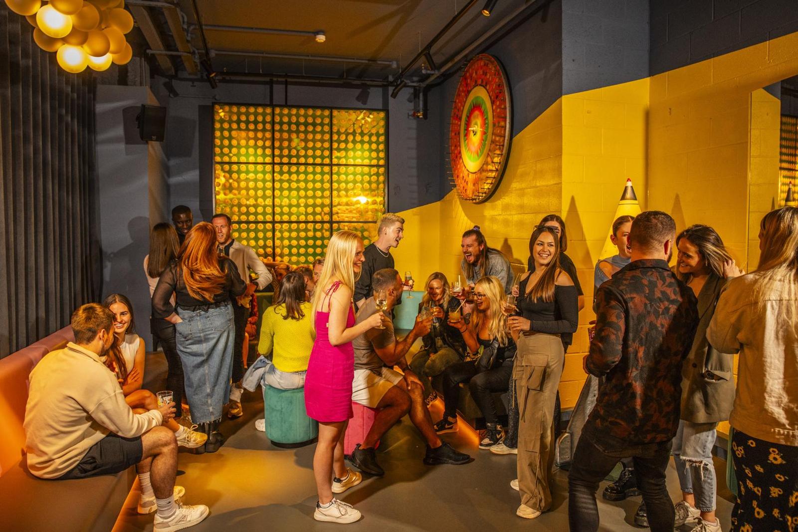 HOLY DUCK LOUNGE