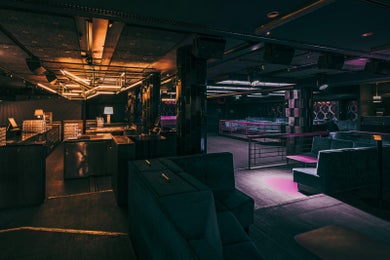 AVENUE Club