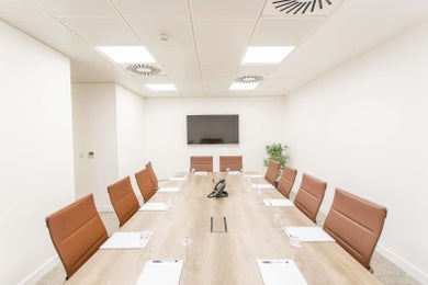 12 Person Meeting Room