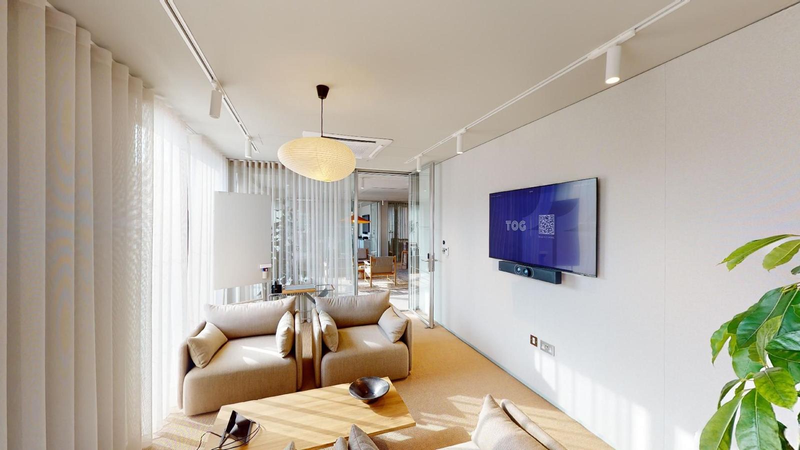 Meeting Room 12 / Sofa Room