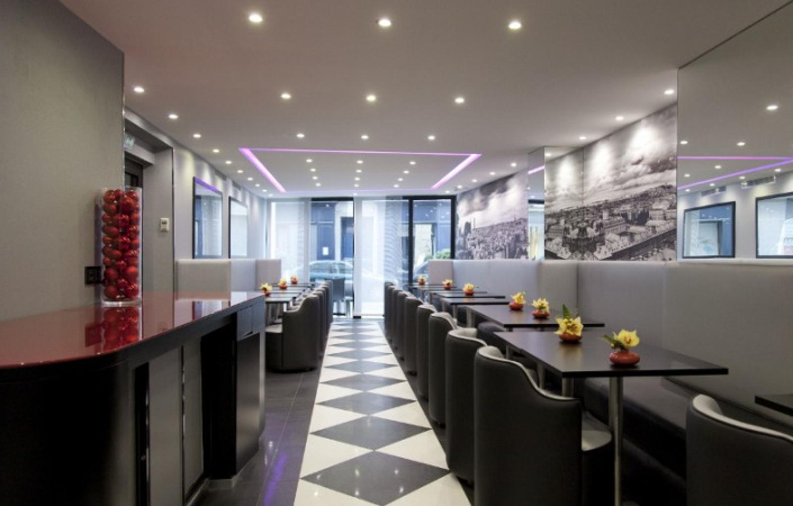 Bar lounge
