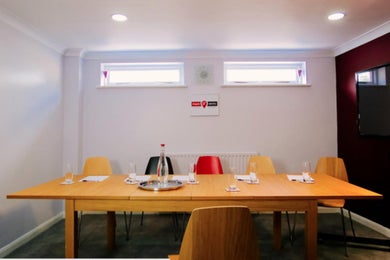 The Oak Room meeting room