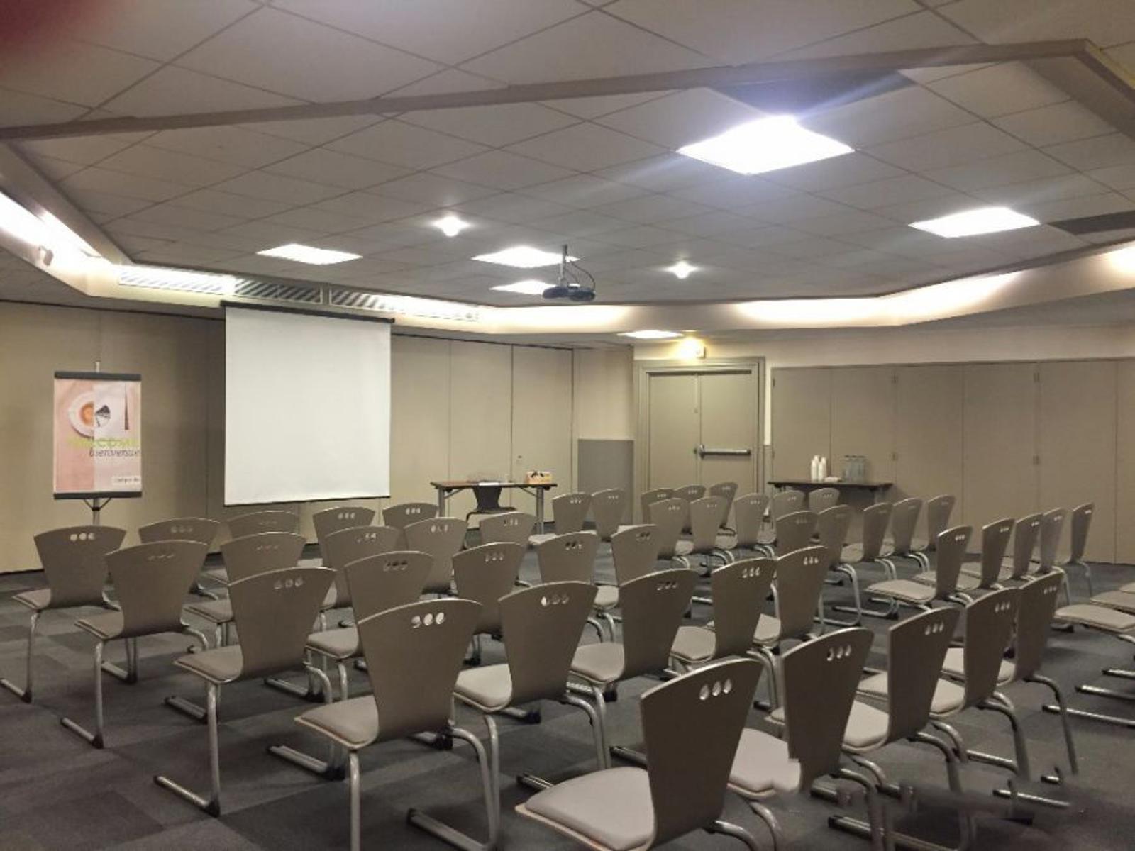 Salle de réunion 7