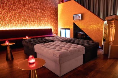 Karaoke Room (New..)