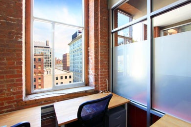 Green Desk - Office Space Dumbo