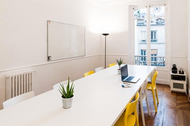 Salle de réunion pour 12 personnes