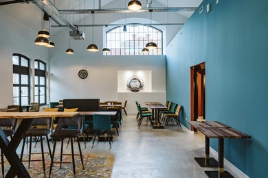 Salle principale Un Peu Bocaux