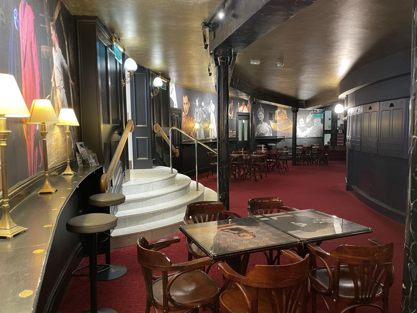 Howard Bar