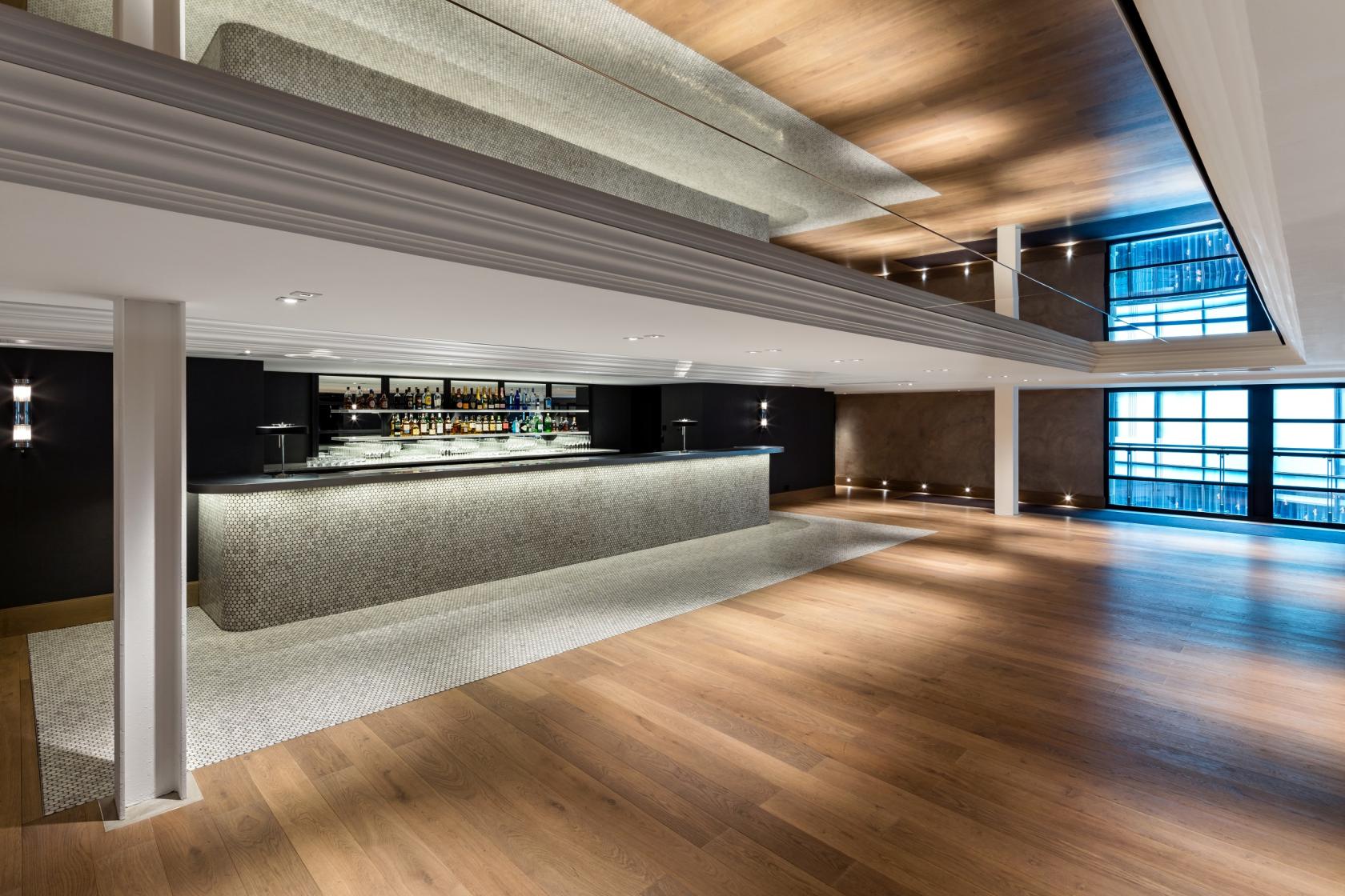 Halle Lounge