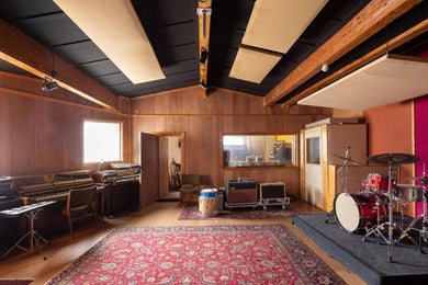 Entire Studio (NEW.)