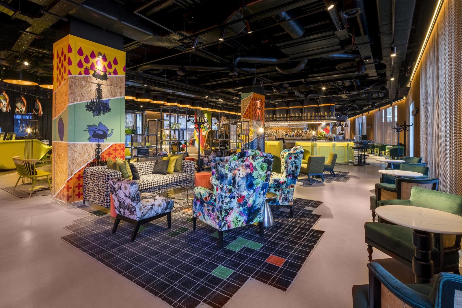 Open-Plan Lobby