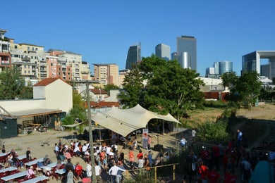 espace atypique semi-ouvert