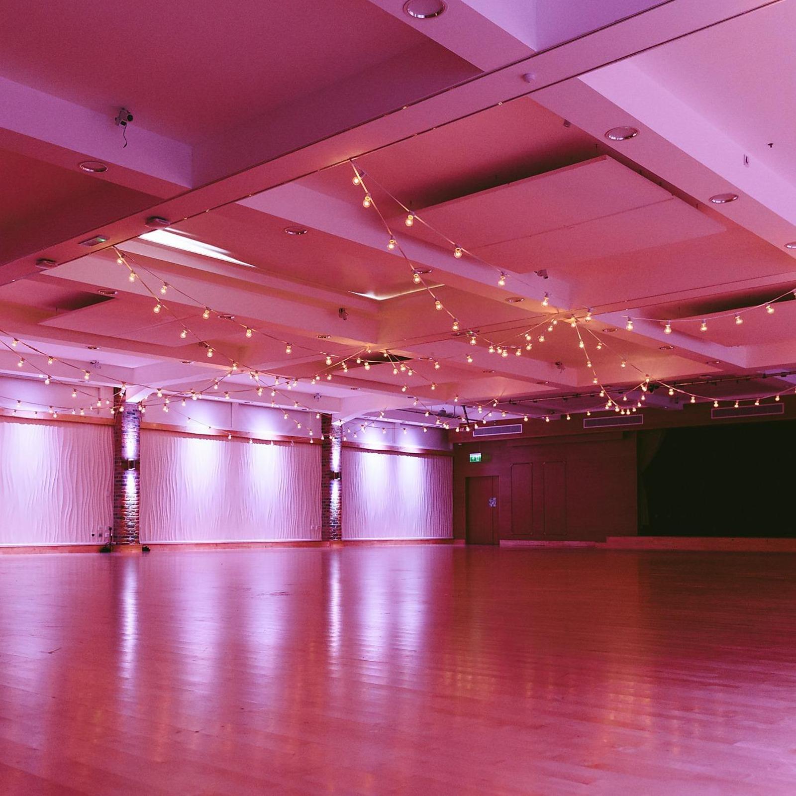 The Biscuit Room (New..)