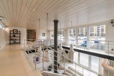 Britain's Biggest Houseboat (NEW.)