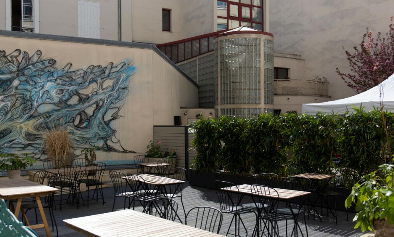 Grande terrasse ensoleillée