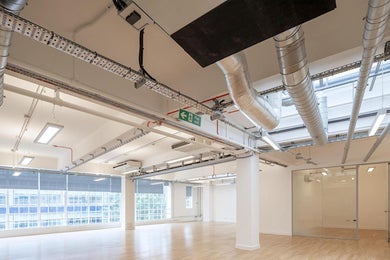 50 Eastcastle Street