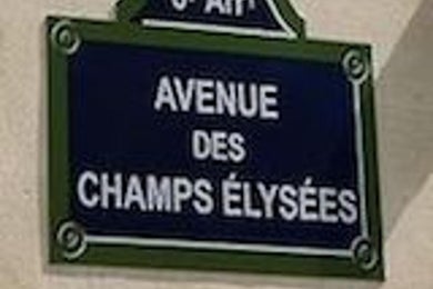 Meeting Room – Champs-Élysées view (up to 20 Persons)