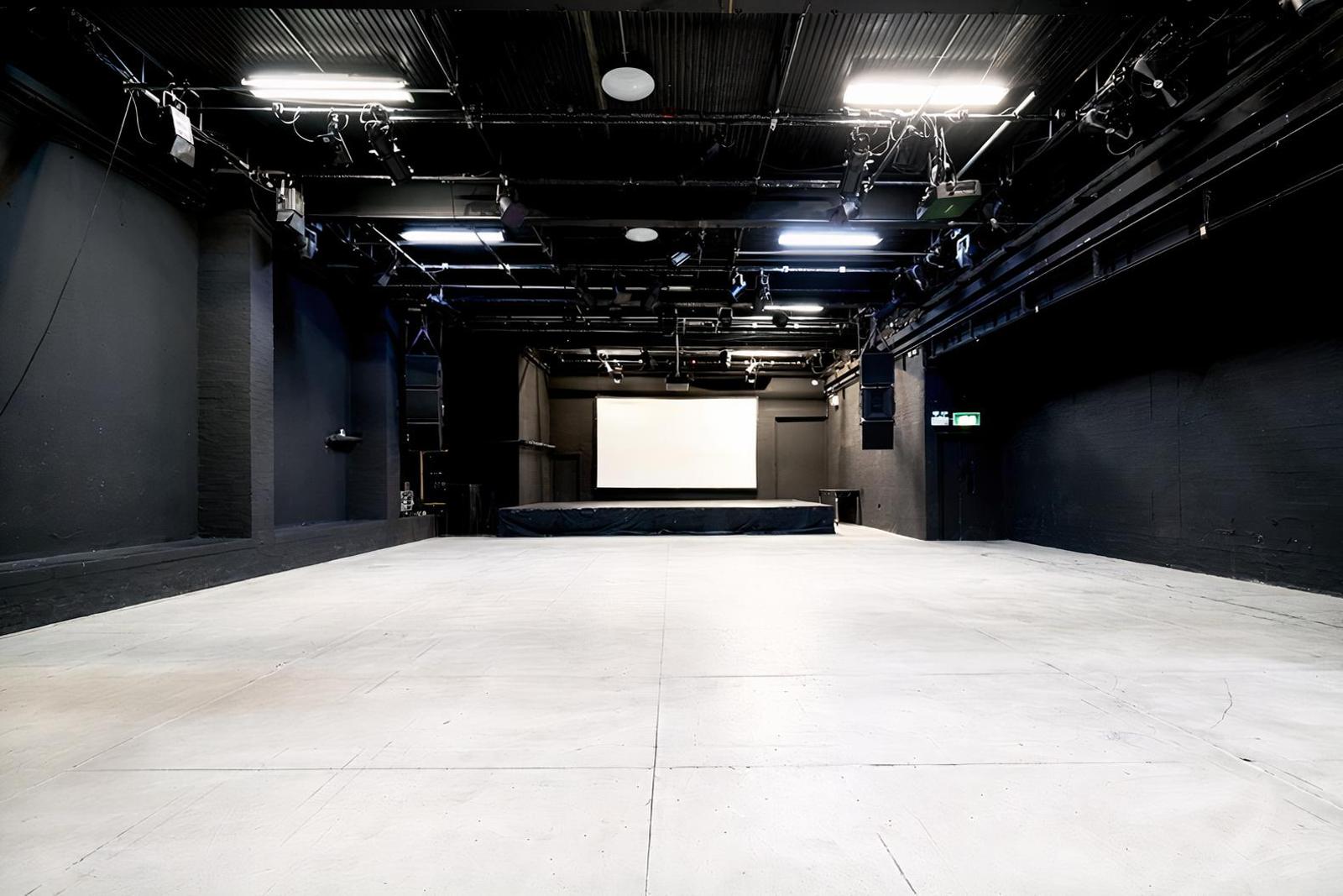 Theatre (New..)
