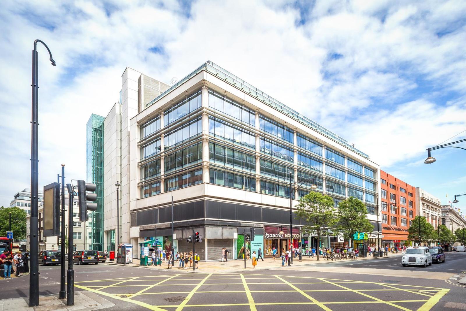 Landmark: Oxford Street