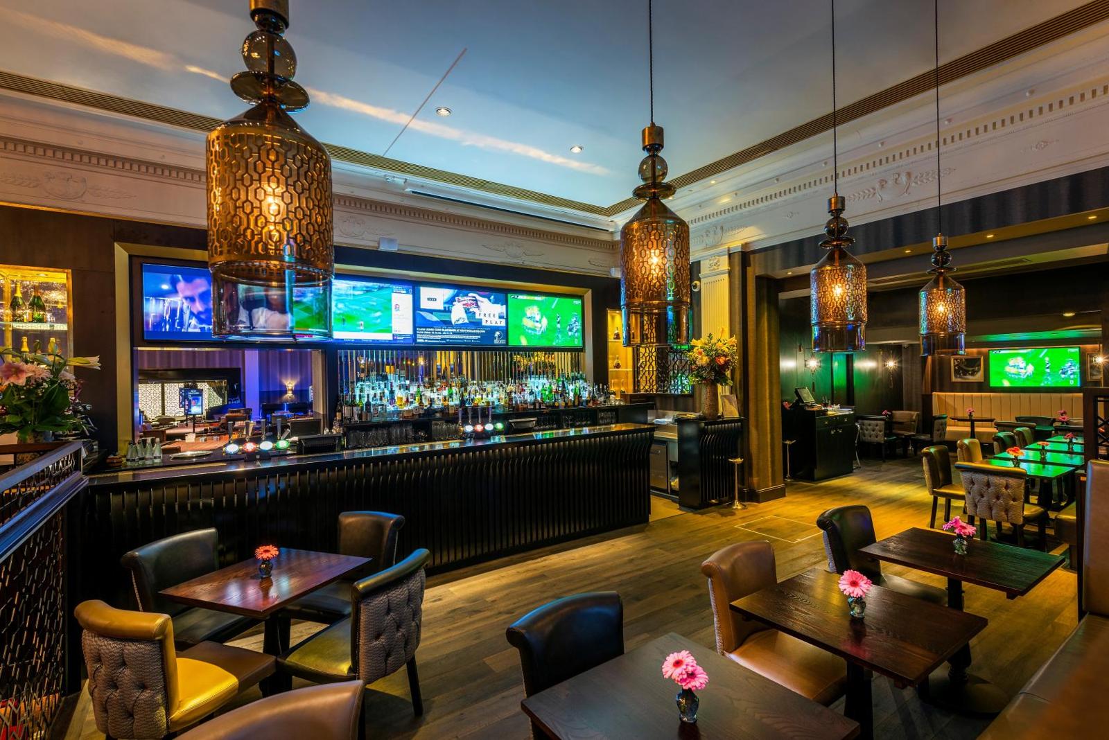 Bar & Grill