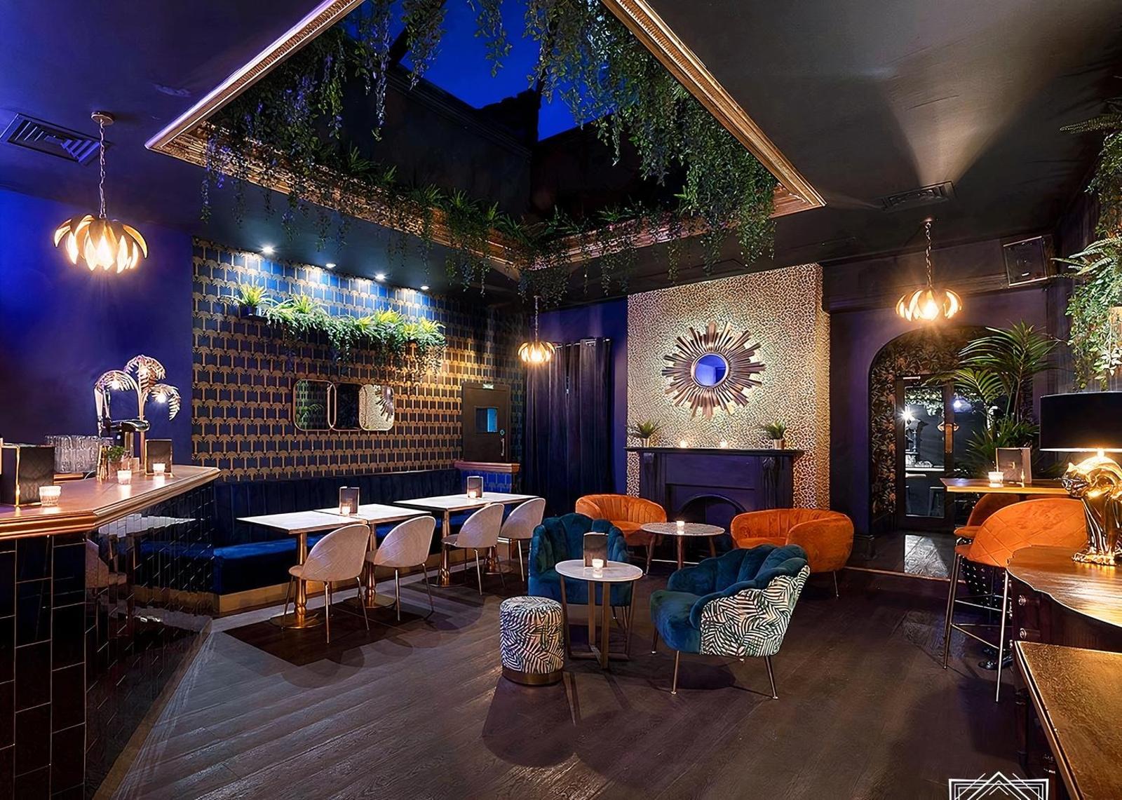 Lounge Private Bar