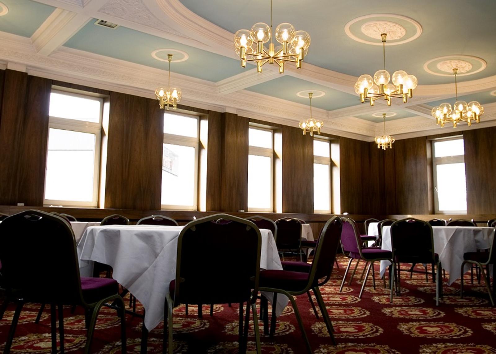 Boardroom 8