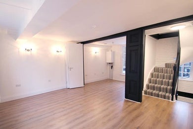 Pearl & Coutts - Islington High Street