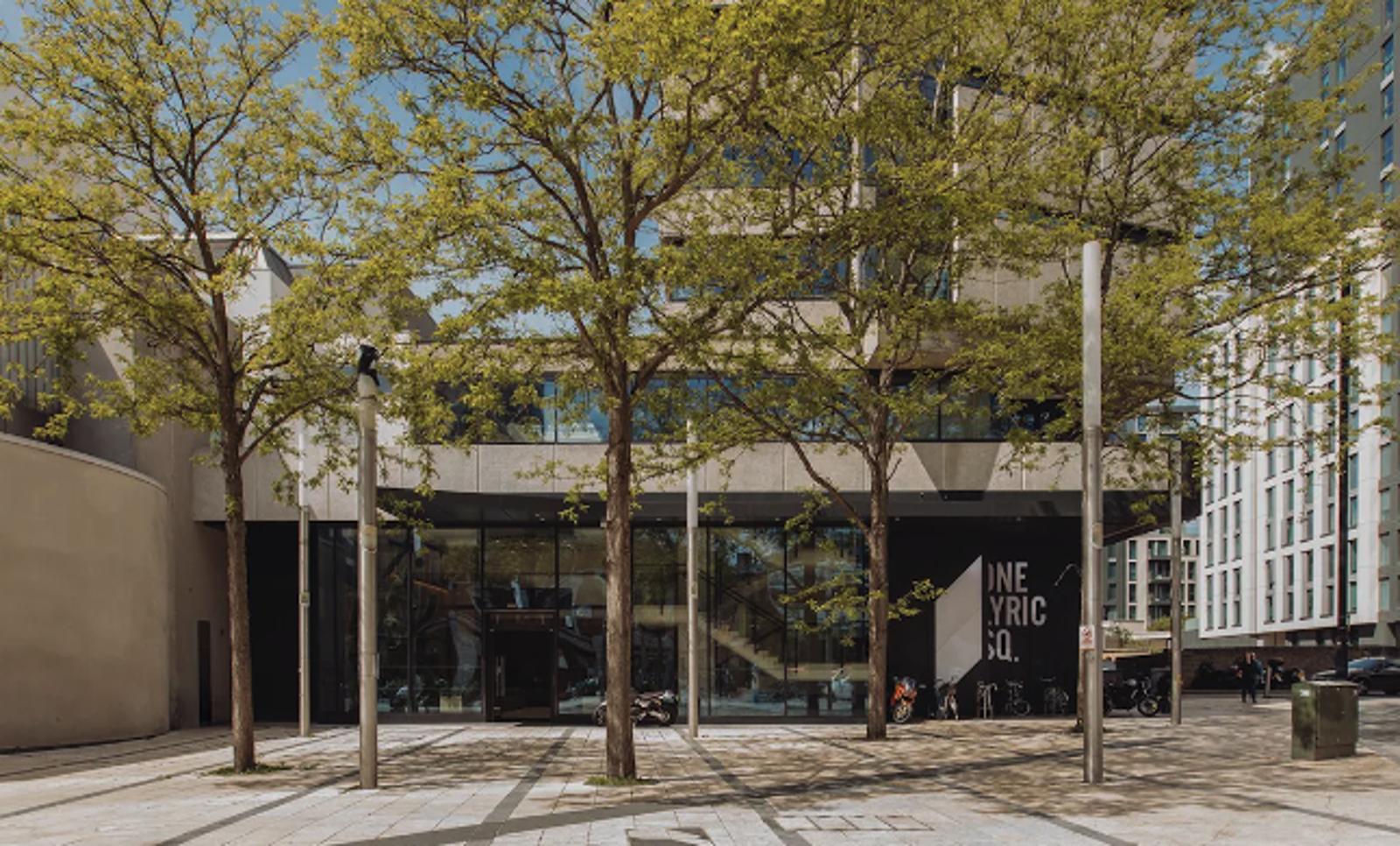 Fora - 1 Lyric Square