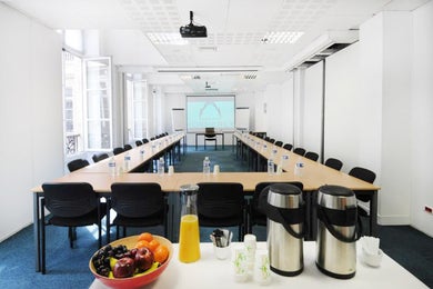 Grande salle de réunion