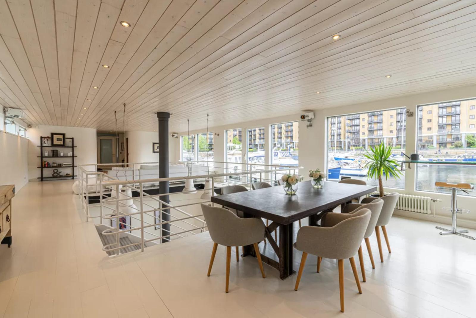 Stunning boathouse in St Katharine Docks