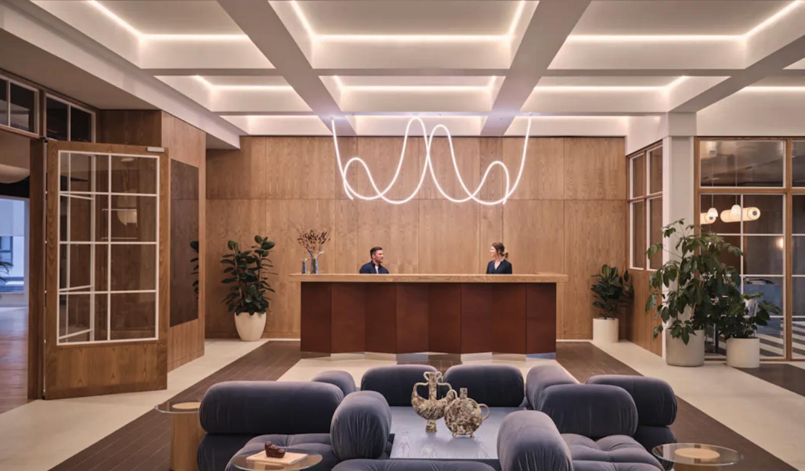 Fora - 210 Euston