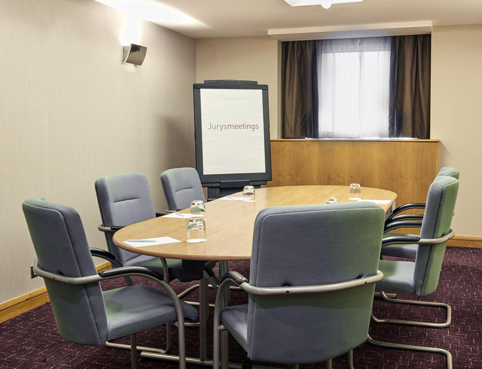 Syndicate Room