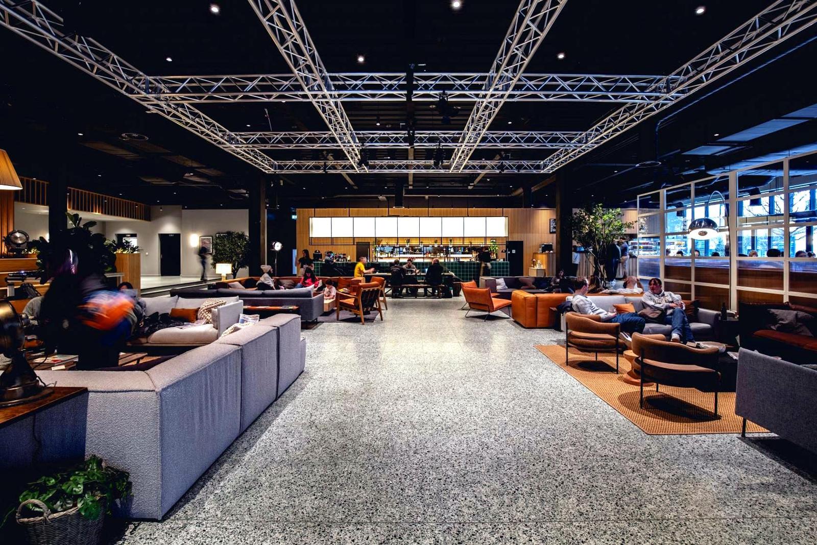 The Lounge (New..)