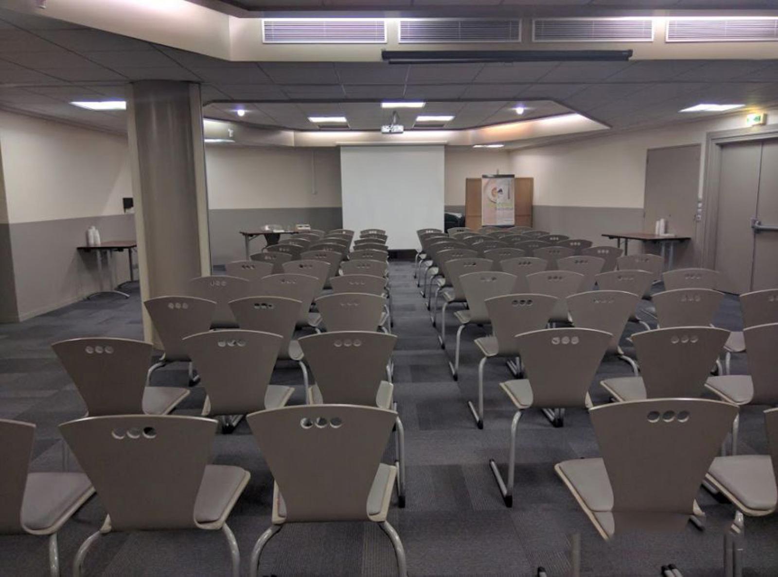 Salle de réunion 6