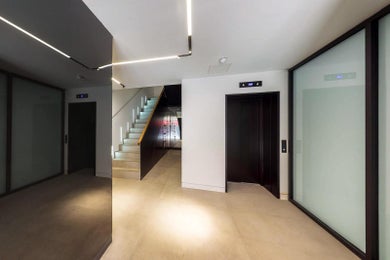 Capsule - 390 Strand