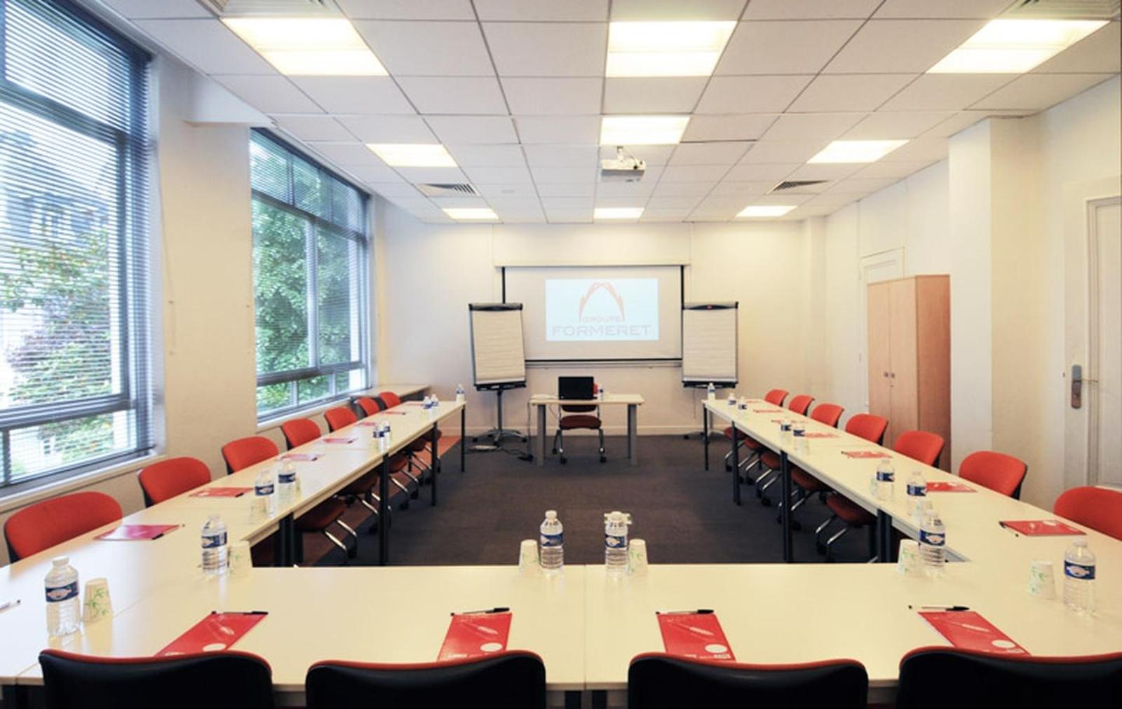 SALLE 106