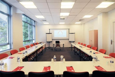 SALLE 106