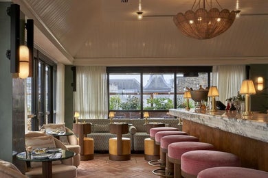 Yasmin (exclusive hire)